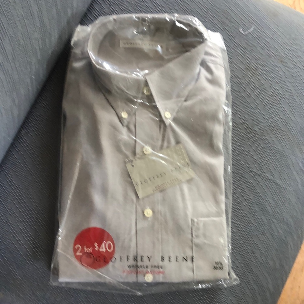 Geoffrey Beene Gray Casual Button Down Shirt